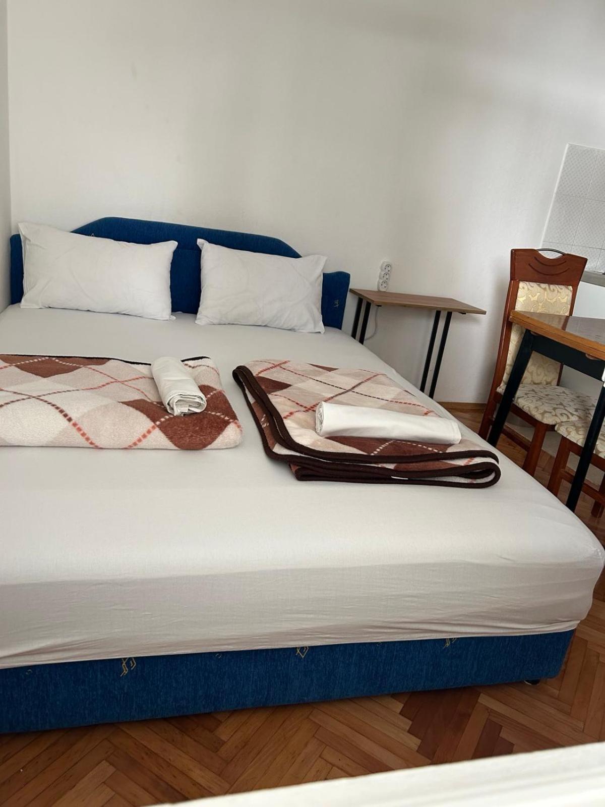 Petrovac Apartments And Room Mv מראה חיצוני תמונה